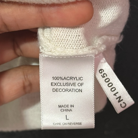 NEW YORK & COMPANY 3/4 Sleeve Women’s Silver Beaded Snow Flake Sweater Size L - Picture 5 of 10